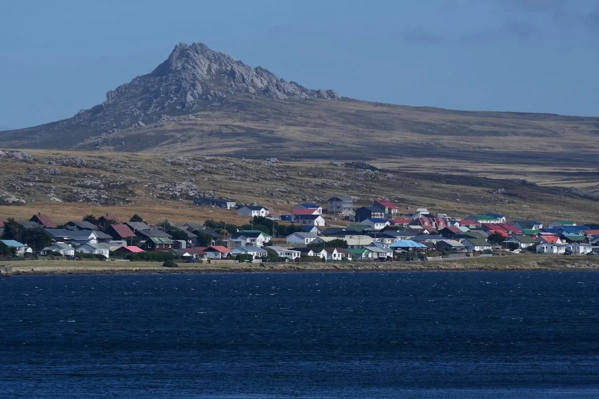 Autodeterminación en las Malvinas: de Tobago a Maquinchao