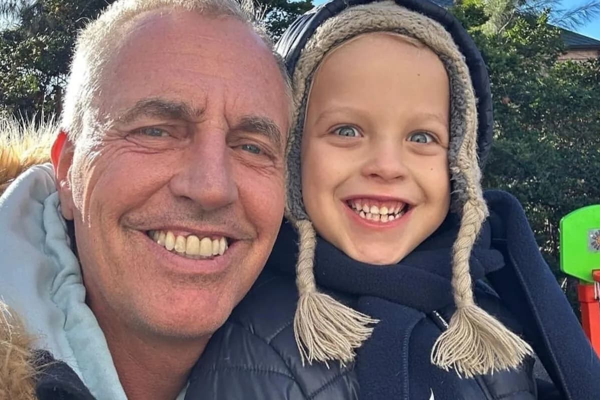 Marley sorprendió a Mirko por sus 9 años con dos simuladores de carreras