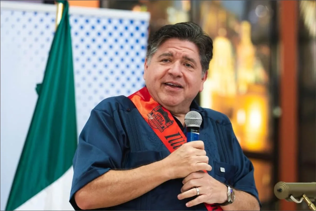 La rutina de ejercicios del gobernador de Illinois: caminatas de varias millas, bicicleta y tenis