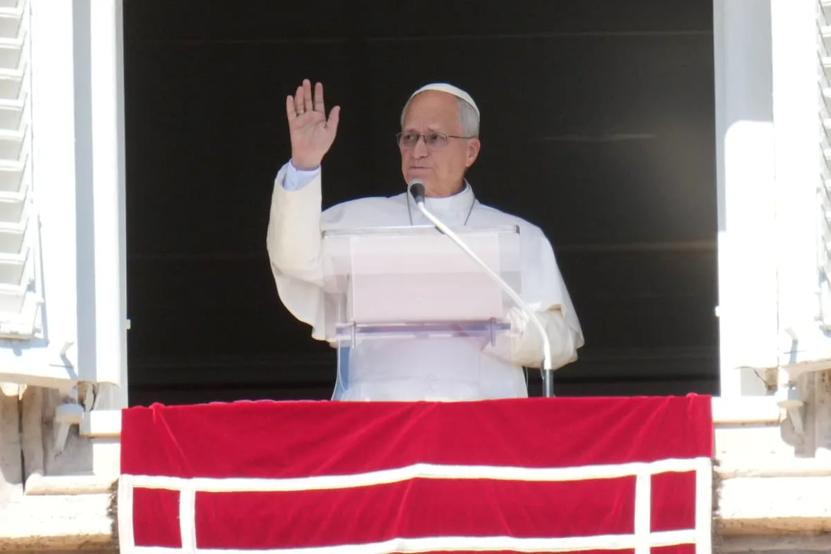 El papa León XIV será internado este martes para operarse y confirmó que viaja a la Argentina