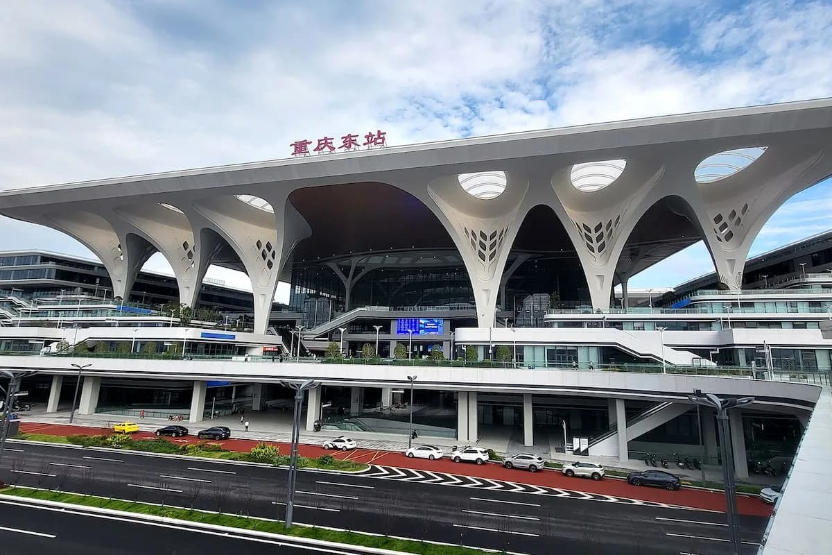 China inauguró la estación de tren más grande del mundo: parece un aeropuerto