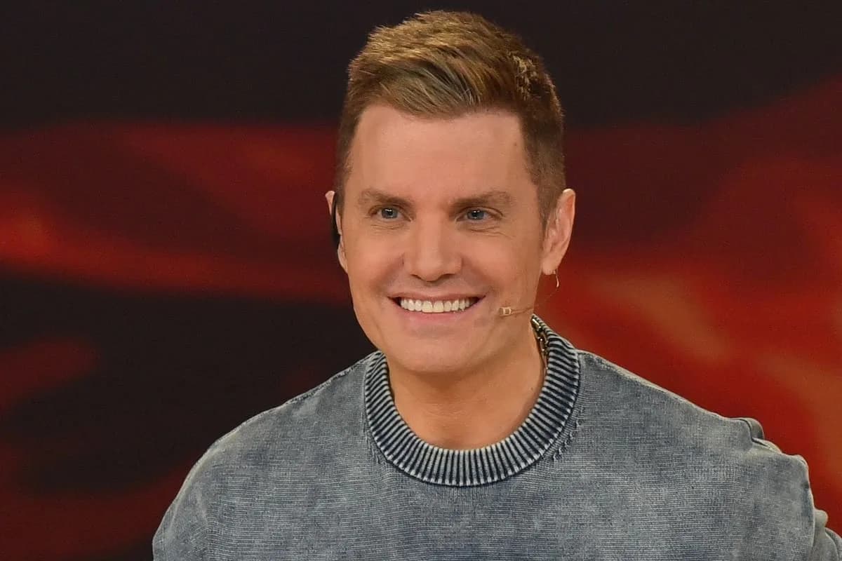Santiago del Moro sorprendió a todos con un radical cambio de look tras terminar Gran Hermano: “Se vienen vacaciones”