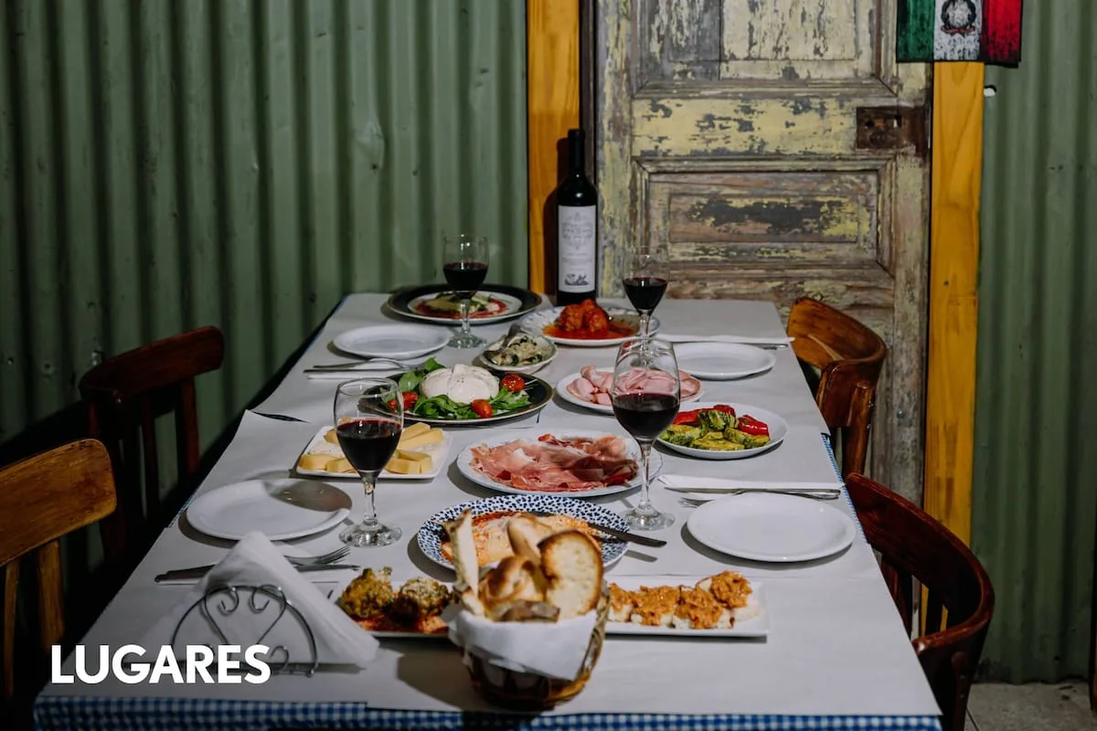 La trattoria secreta que funciona a puertas cerradas y siempre está llena