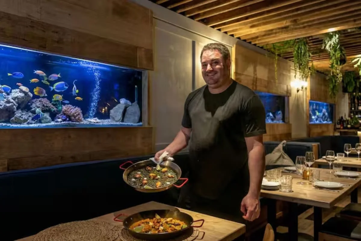 Fran Rosat, chef de Mare: por qué revolver arruina la paella y cómo lograr el socarrat