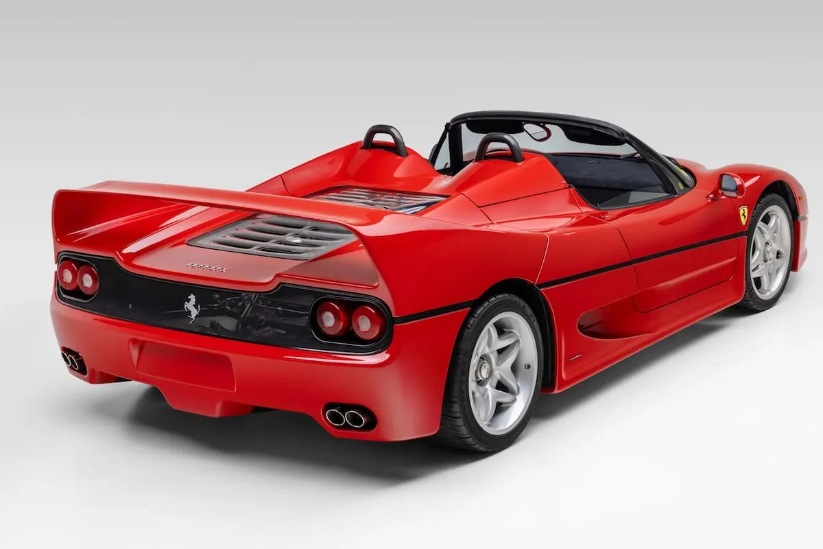 Subastan en Las Vegas una Ferrari F50 con solo 171 kilómetros y esperan un récord