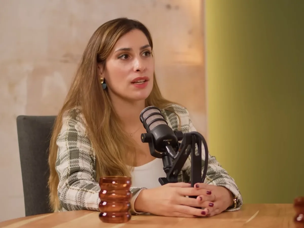 Elizabeth Wakefield, asesora financiera: "Tener todo el dinero en una cuenta corriente es uno de los principales errores que mucha gente comete"