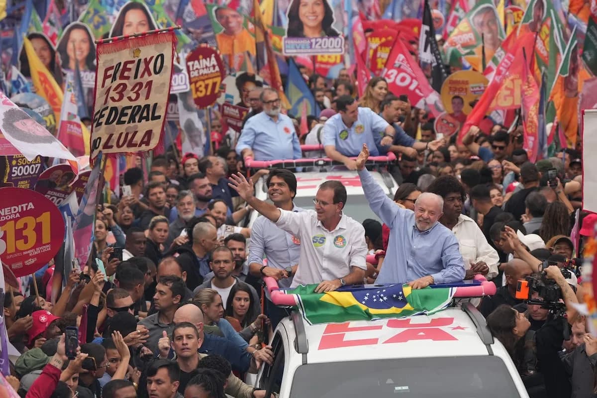 Lula busca criminalizar las apuestas online y genera polémica con el fútbol brasileño a días de las elecciones