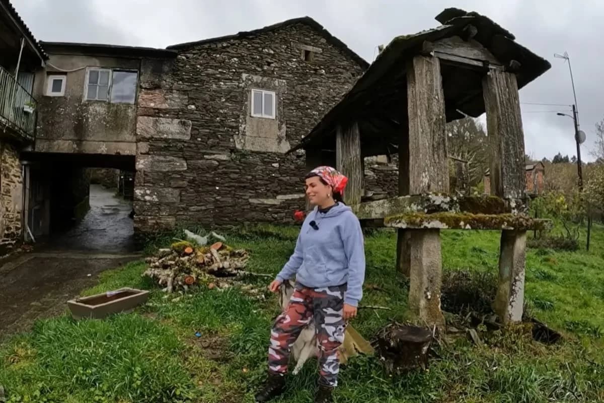 Lucía, 27 años, dejó todo y se mudó a una aldea de nueve habitantes: “Para mí, la compra del mes ronda los 50 euros”