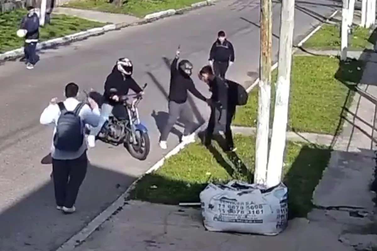 Dos motochorros asaltaron y golpearon a un grupo de jóvenes con discapacidad en La Matanza