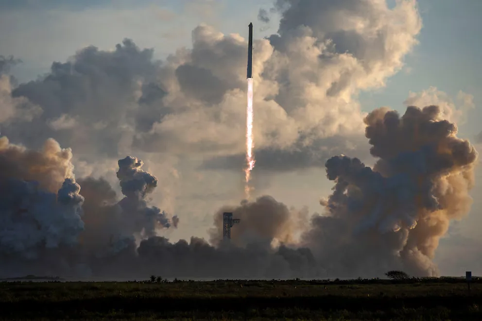 Starship alcanzó la órbita por primera vez y amerizó en el Pacífico