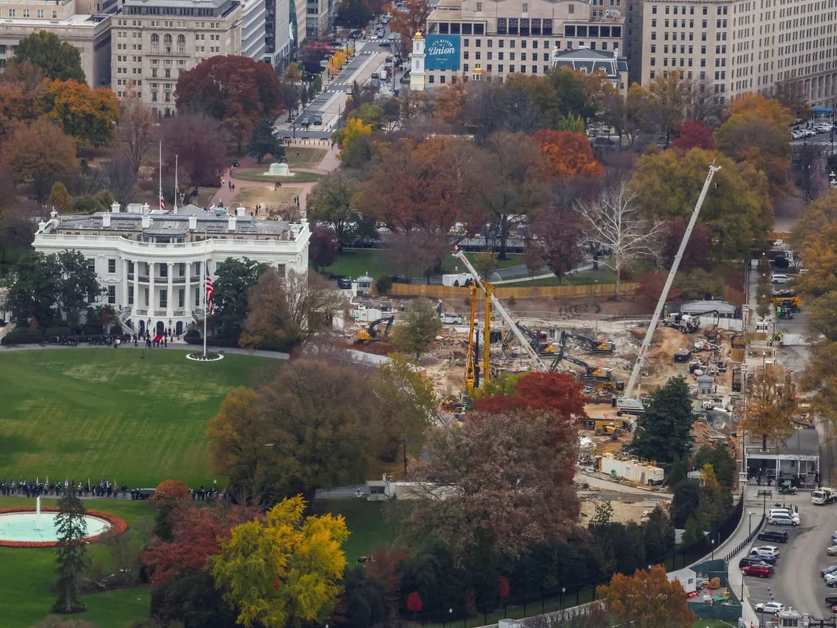 La Corte permite a Donald Trump continuar construyendo el salón de baile de la Casa Blanca, que tendrá debajo un enorme complejo militar