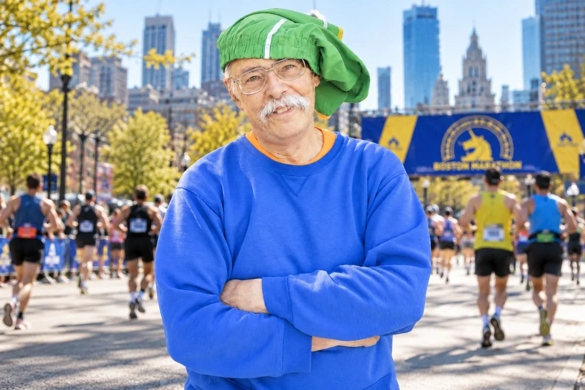 Tiene 76 años y corre maratones con los shorts de la secundaria: va por su 48° Chicago