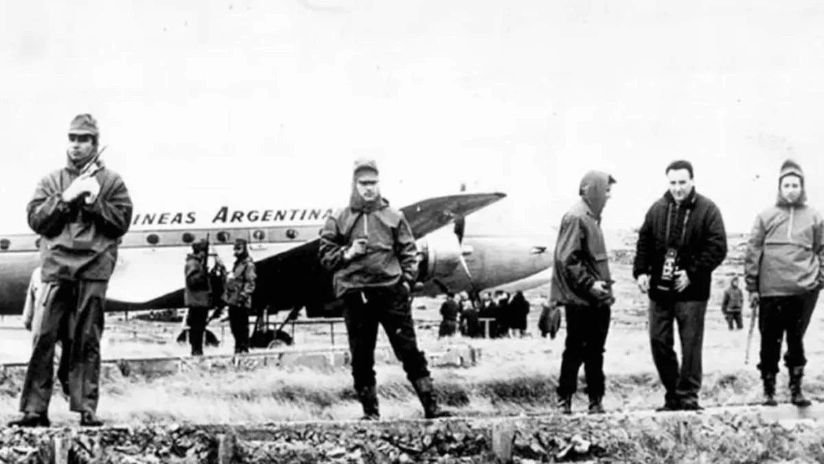 Operativo Cóndor: el periodista que fue testigo del secuestro de un avión de línea para izar la bandera argentina en Malvinas