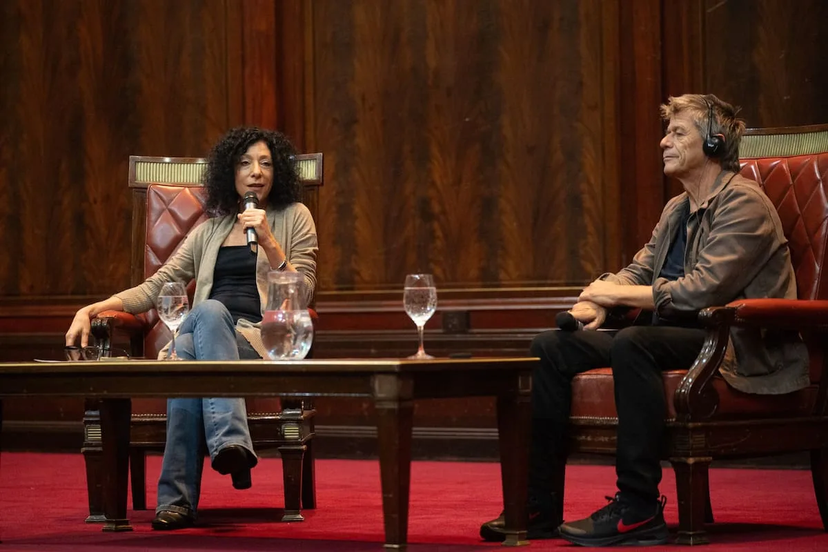 Emmanuel Carrère y Leila Guerriero, un intercambio virtuoso en la Facultad de Derecho