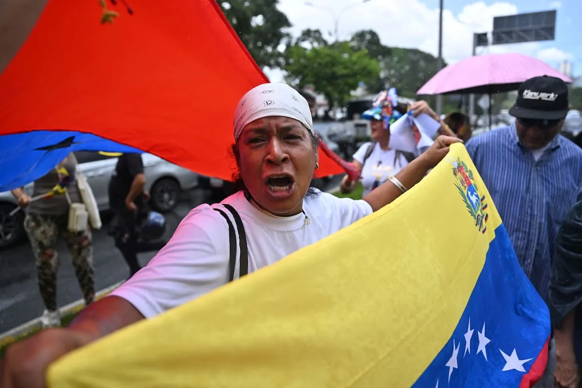Caravanas en Venezuela reclaman el regreso de Machado tras la liberación de presos políticos