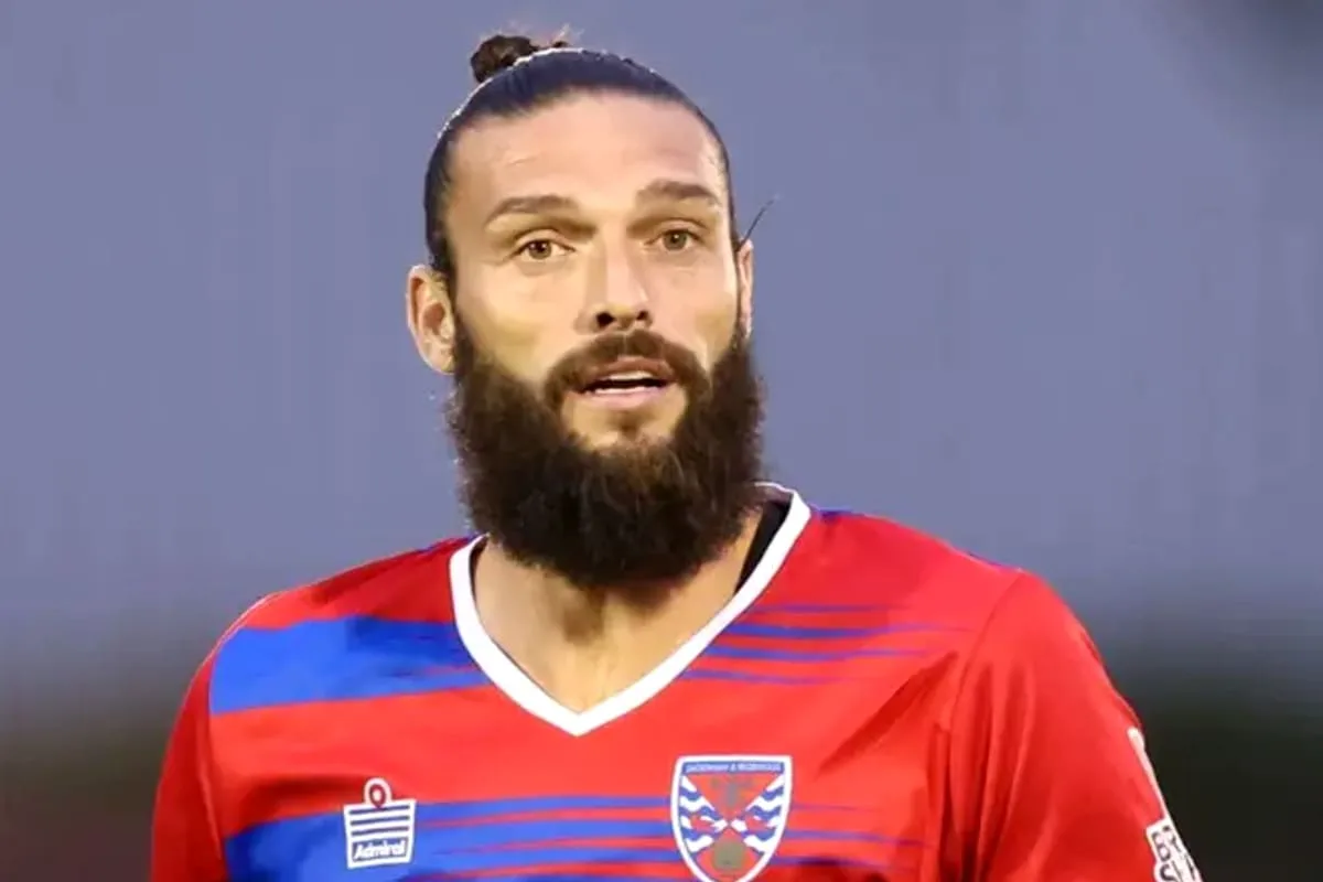 Andy Carroll identificó a Kevin Adams como el hombre que lo agredió sexualmente hace cinco años