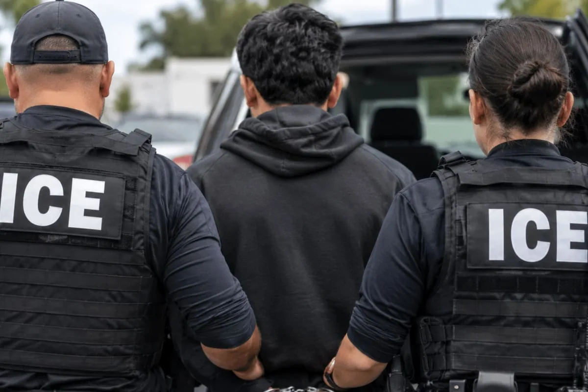 La ACLU denuncia 76 formas en que las deportaciones masivas de Trump afectan la democracia en EE.UU.