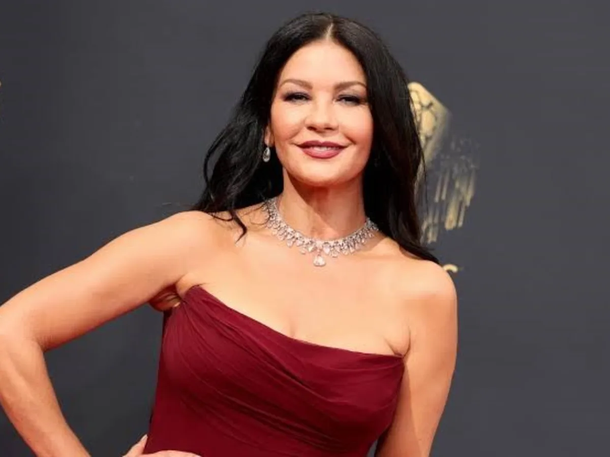 Catherine Zeta-Jones, sobre su primer encuentro con Antonio Banderas en 1998: "Cuando conocí a Antonio, me temblaban las rodillas"