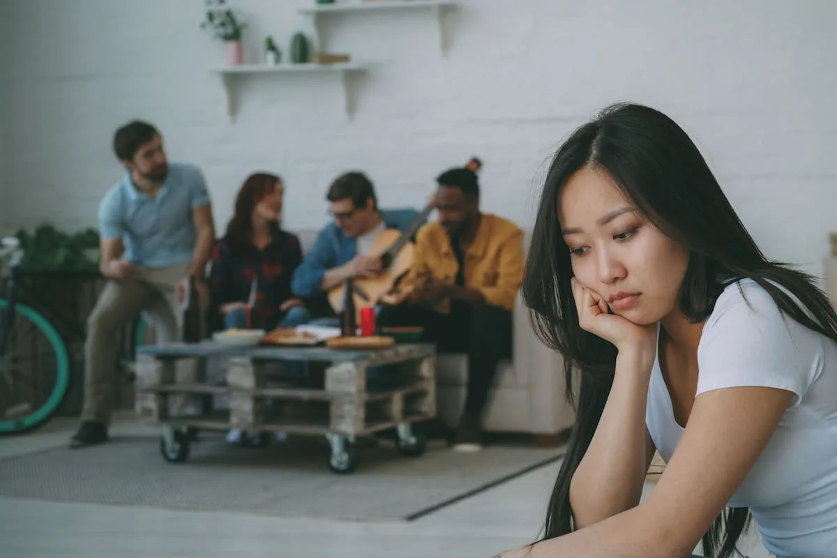 Por qué algunas personas pasan años sin un amigo íntimo y no es antisocial