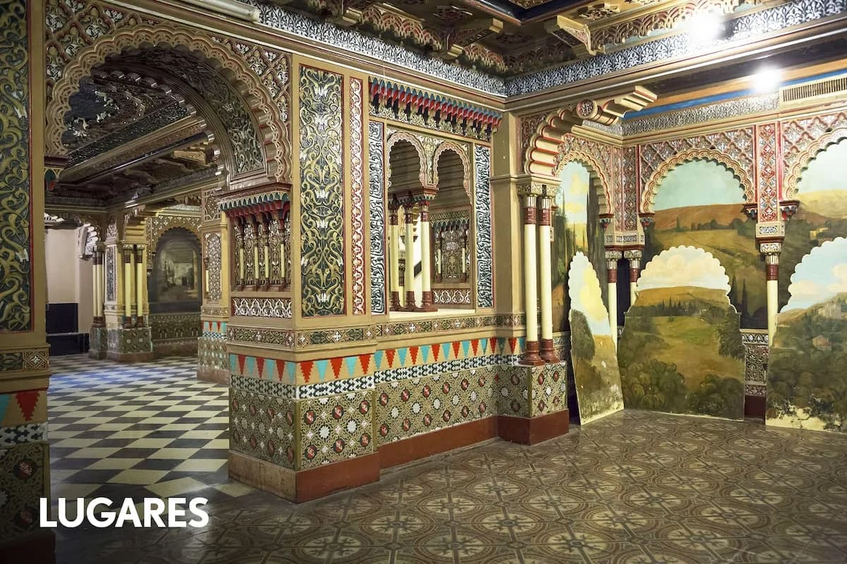 Club Español, un palacio con un genio alado en la cúpula y una réplica de la Alhambra en el subsuelo