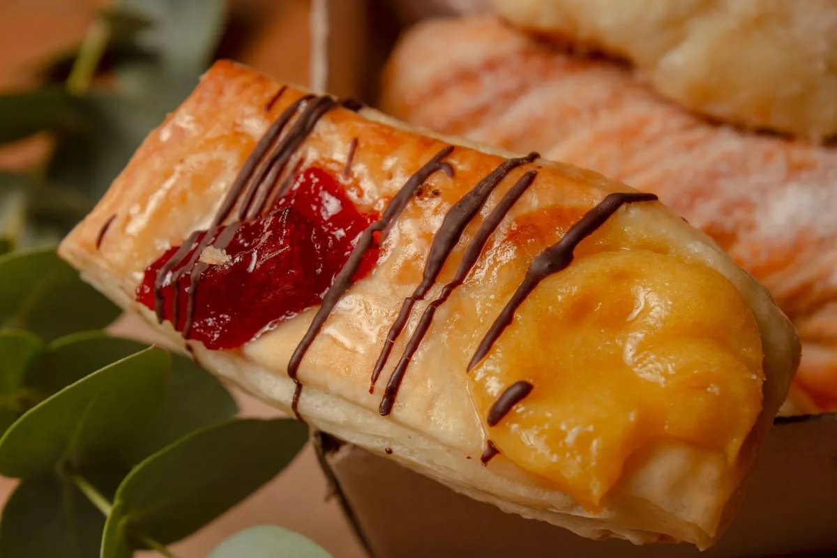 Cómo hacer facturas con las tapas de empanada que te sobran