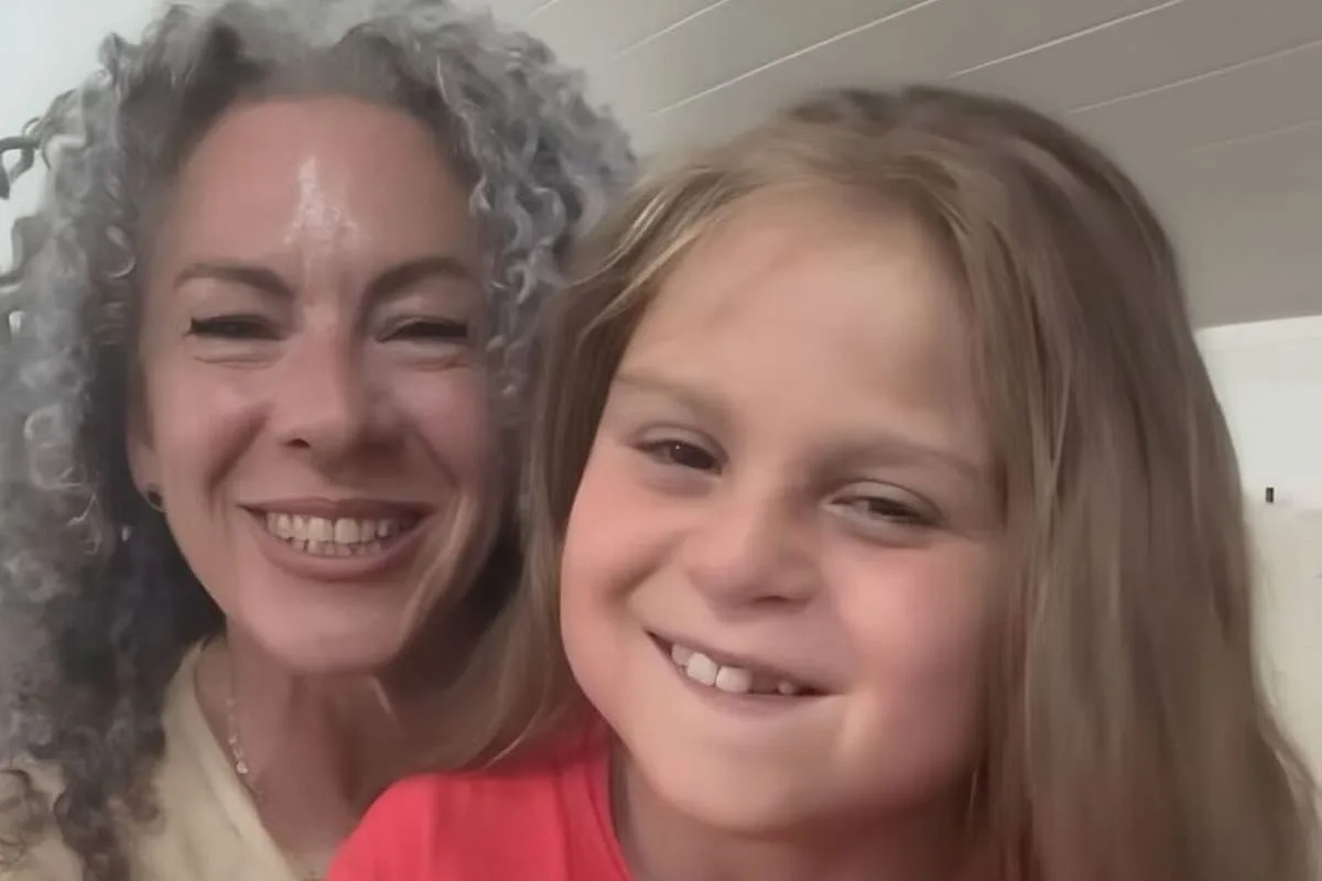 Tiene ocho años, convive con 14 enfermedades y su madre debió luchar para que le reconozcan el total de su discapacidad