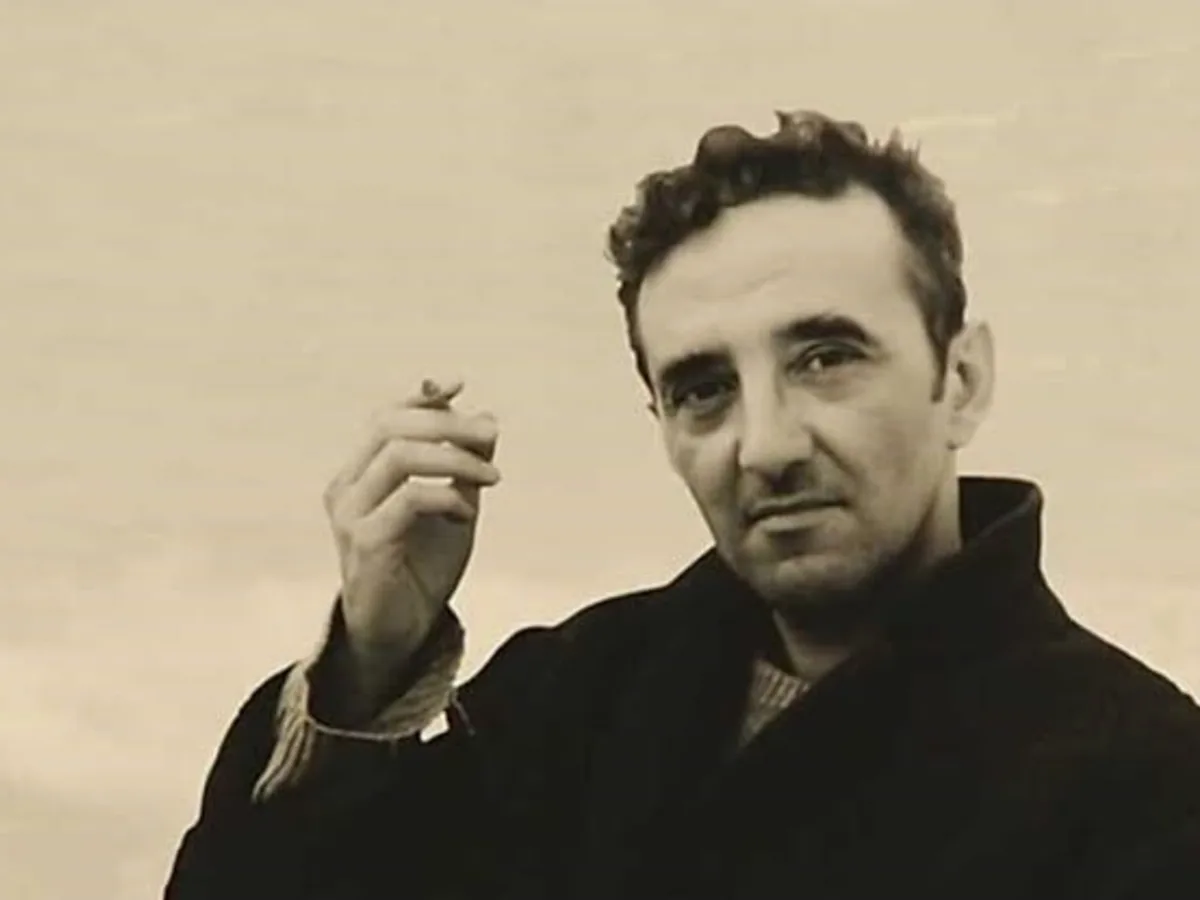 Roberto Bolaño y su obsesión por los libros: "Compro y ni siquiera los leo"