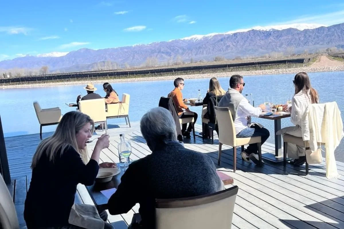 Gastronomía y nieve: crece el interés de brasileños por un destino de montaña que ofrece propuestas de alta gama