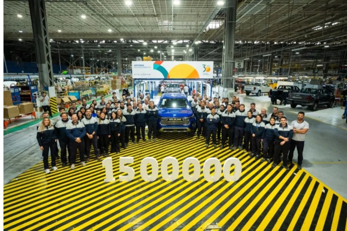 Stellantis llegó a 1,5 millones de vehículos fabricados en Córdoba y ratifica su plan de motores