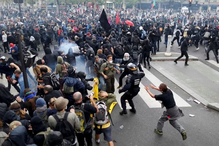 Protestas estudiantiles en Francia: disturbios y miles de detenidos