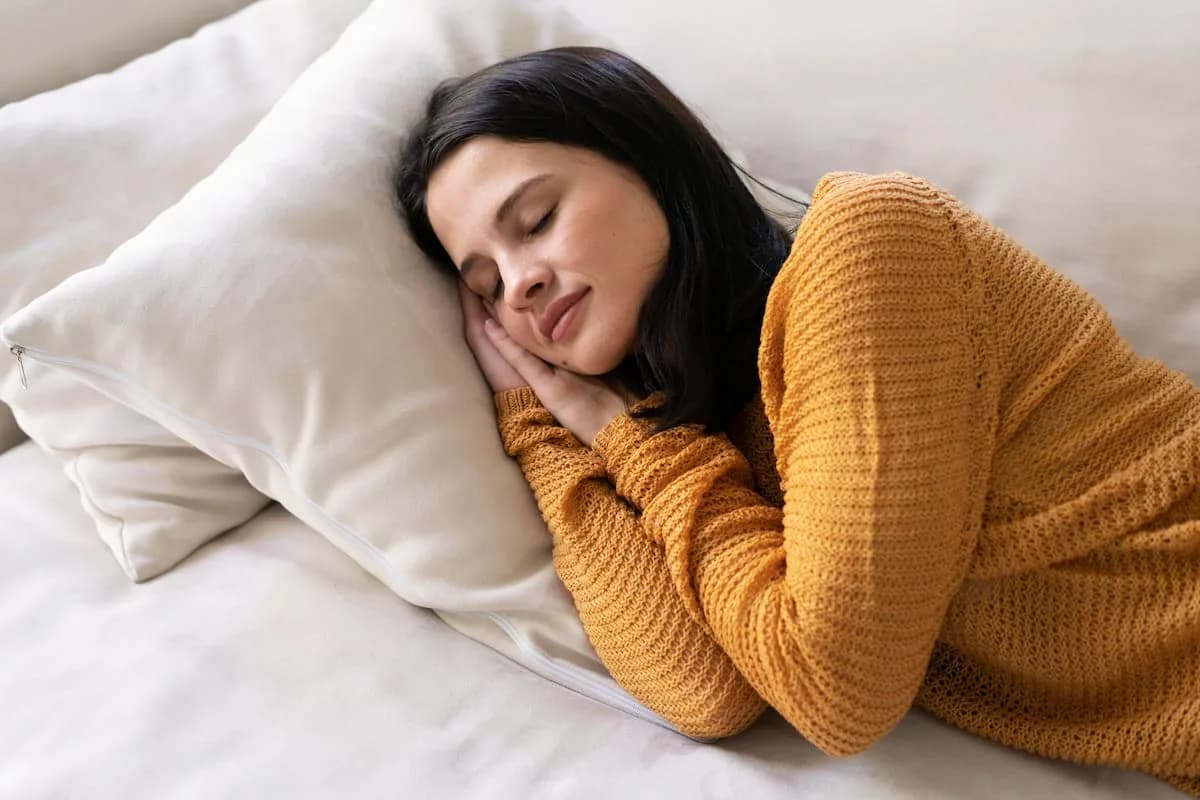 Especialistas en sueño confirman: para tener un buen descanso, hay que mantener una temperatura fresca y total oscuridad