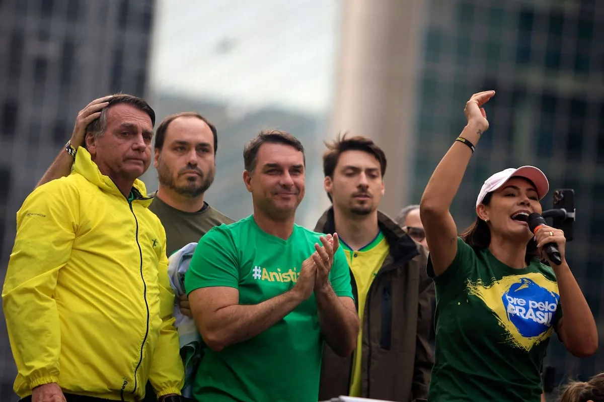 Los otro Bolsonaro en las elecciones de Brasil: el récord de Michelle y los triunfos de los hijos de Jair