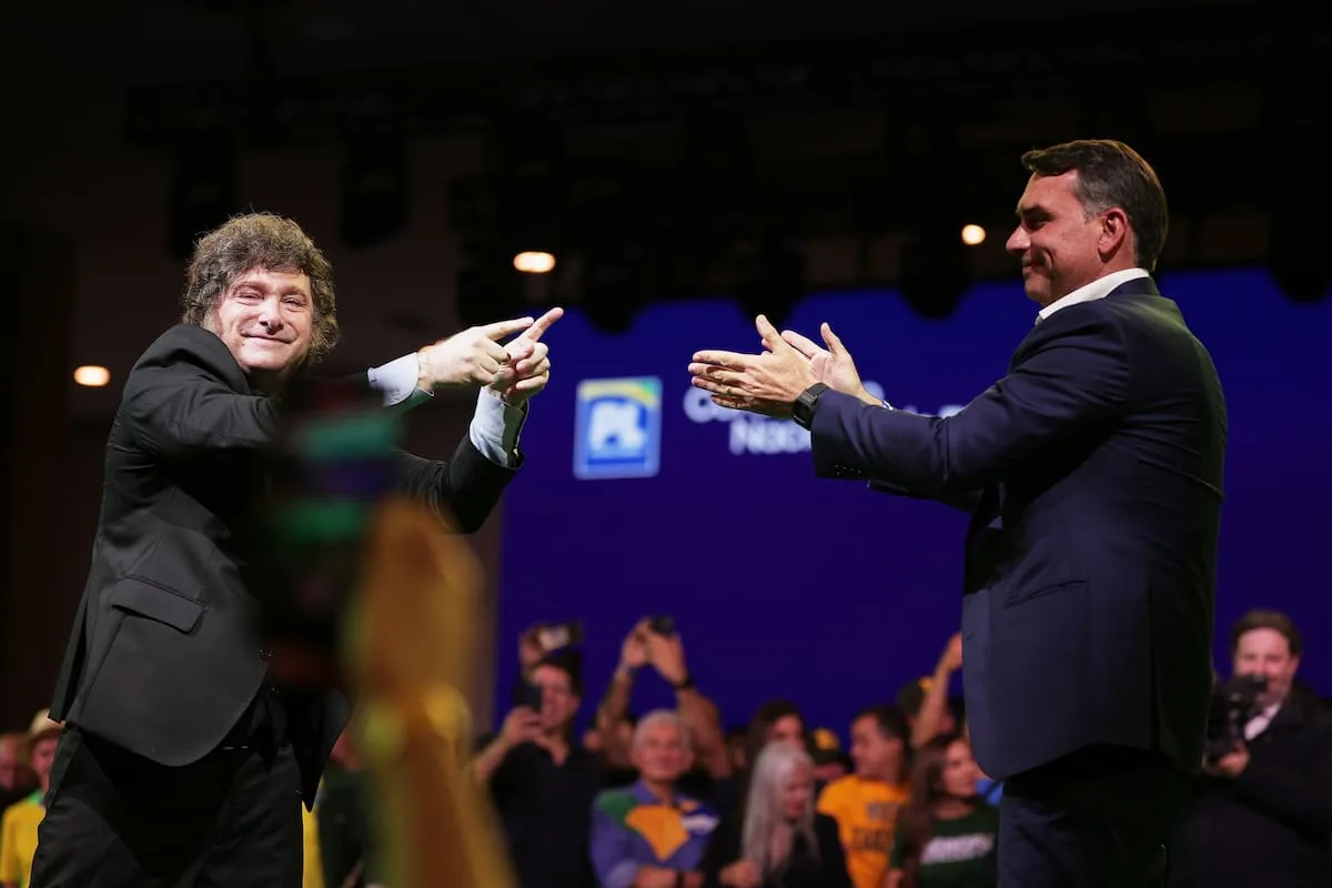 “La libertad avanza en Brasil”: el mensaje de Javier Milei tras el triunfo de Flávio Bolsonaro en las elecciones