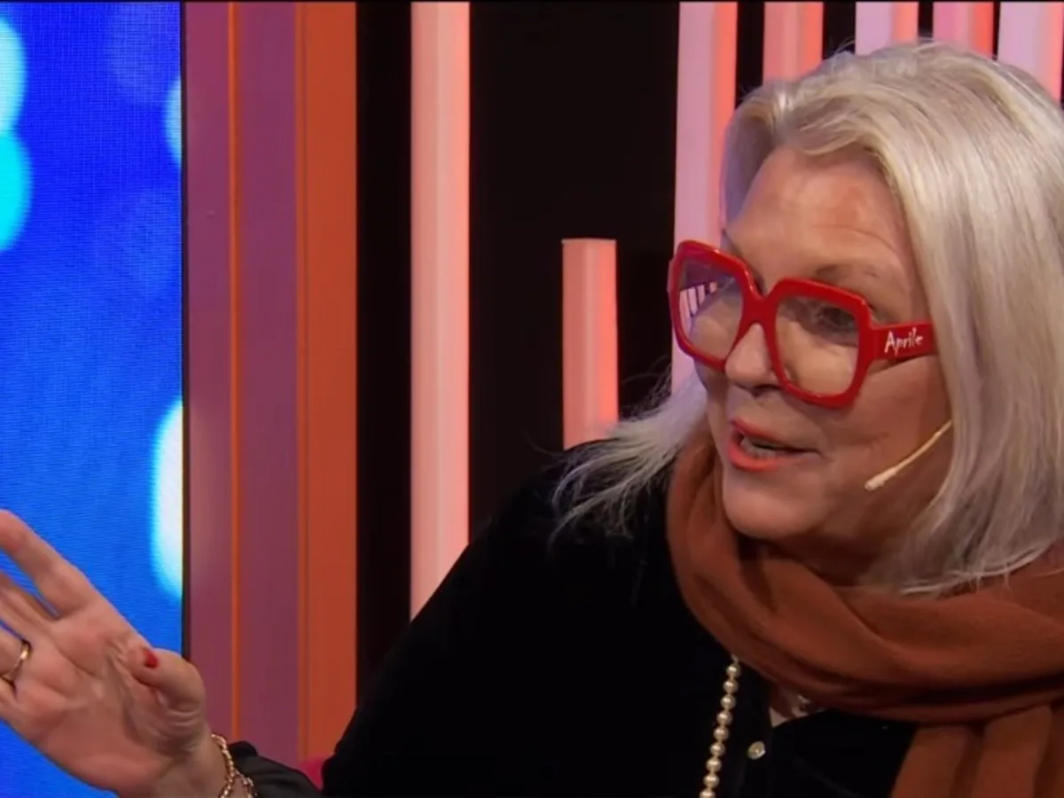 Elisa Carrió denunció a Javier Milei por abuso de autoridad y violencia de género por los insultos a una periodista