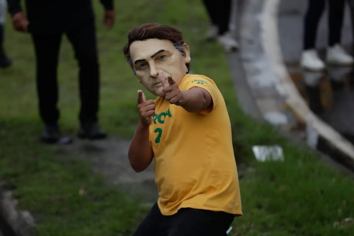 Brasil: denuncian un sitio cripto que paga tokens por votar a Flavio Bolsonaro
