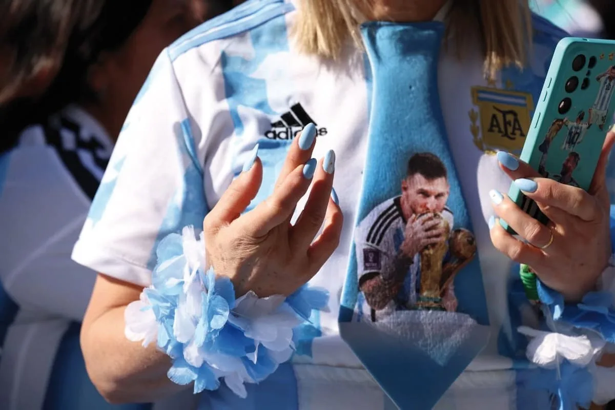 Mundial: la euforia que une a millones y la grieta que se cierra por un mes