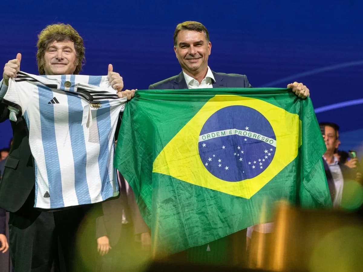 Diarios de Brasil califican a Milei de "estrella" y luego de "crisis provocada" por él