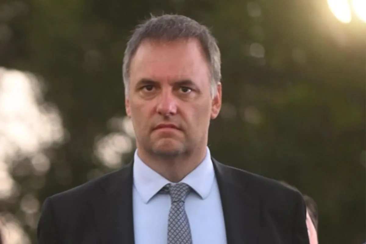 Exigen que Adorni renuncie a su cargo en el directorio de YPF
