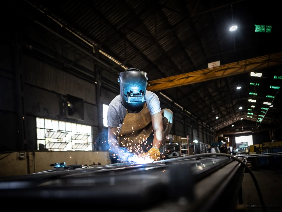 La economía cayó 0,5% en mayo y acumula un magro crecimiento de 0,2% anual