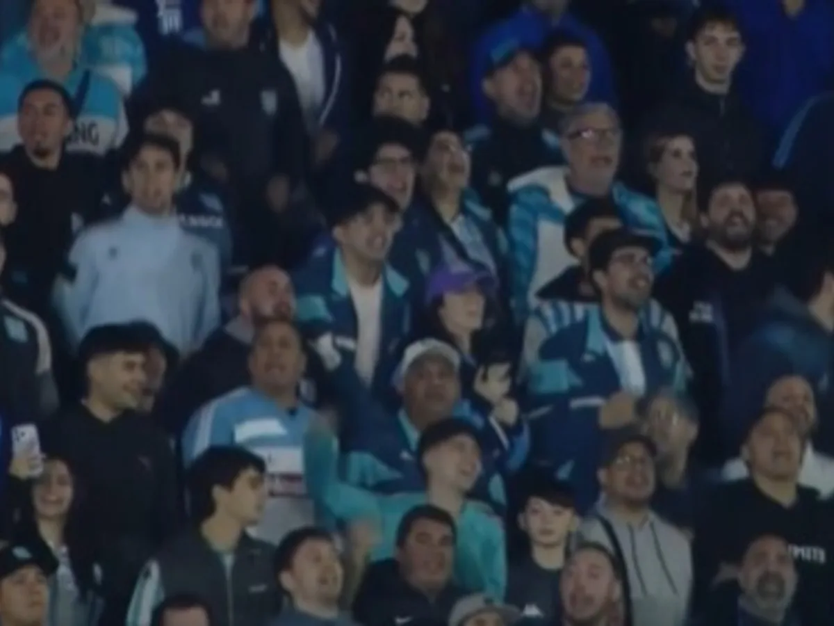 Racing y Defensa y Justicia: hinchas cantaron juntos contra Inglaterra tras el triunfo de la Selección