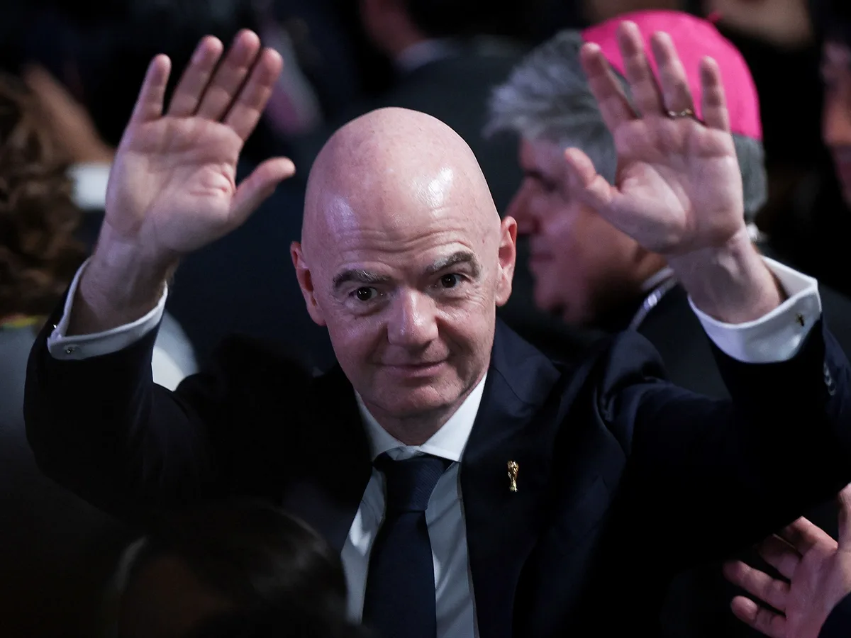 Nuevo escándalo para Infantino: la UEFA pagó una indemnización a una exempleada con la que habría tenido una relación