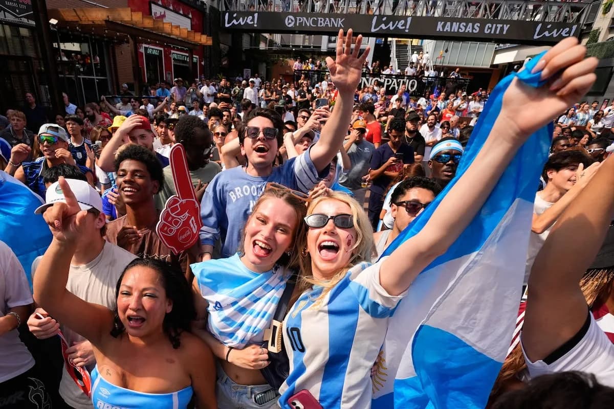 La fiesta argentina se replica en el mundo tras el pase a la final del Mundial 2026
