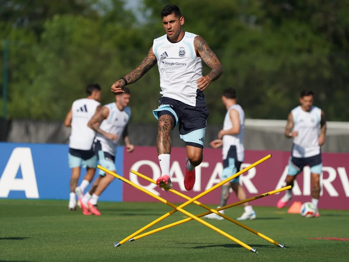 Selección argentina: Cuti Romero entrenó con el grupo y Scaloni tiene dos dudas para el debut en octavos