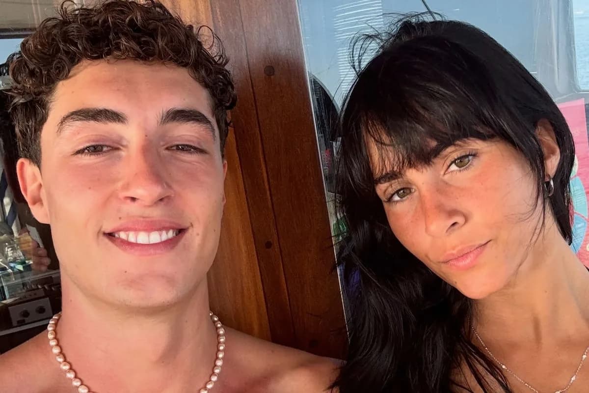 Aitana y Plex: el beso que confirmó su romance en La Velada del Año 6