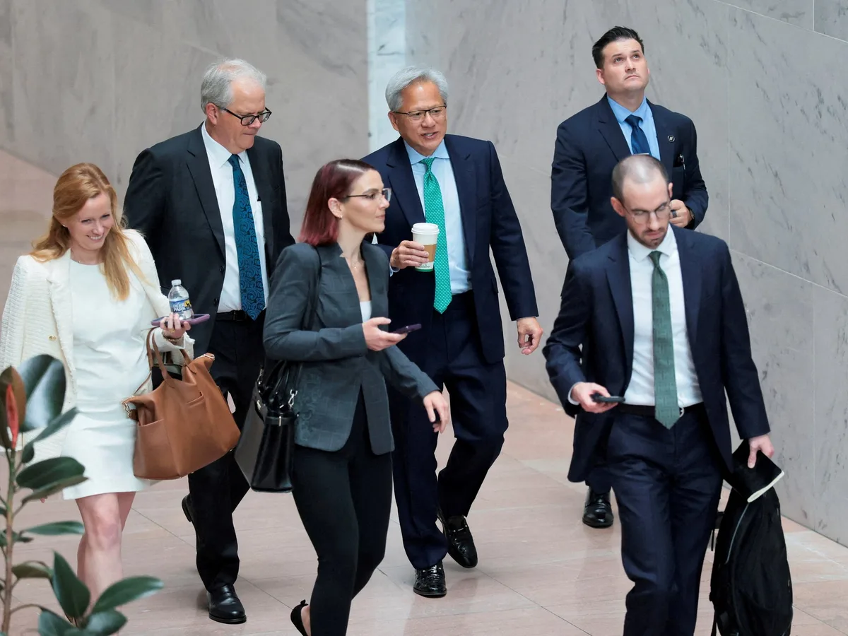 Titanes tecnológicos presionan a Trump por una IA abierta y gratuita