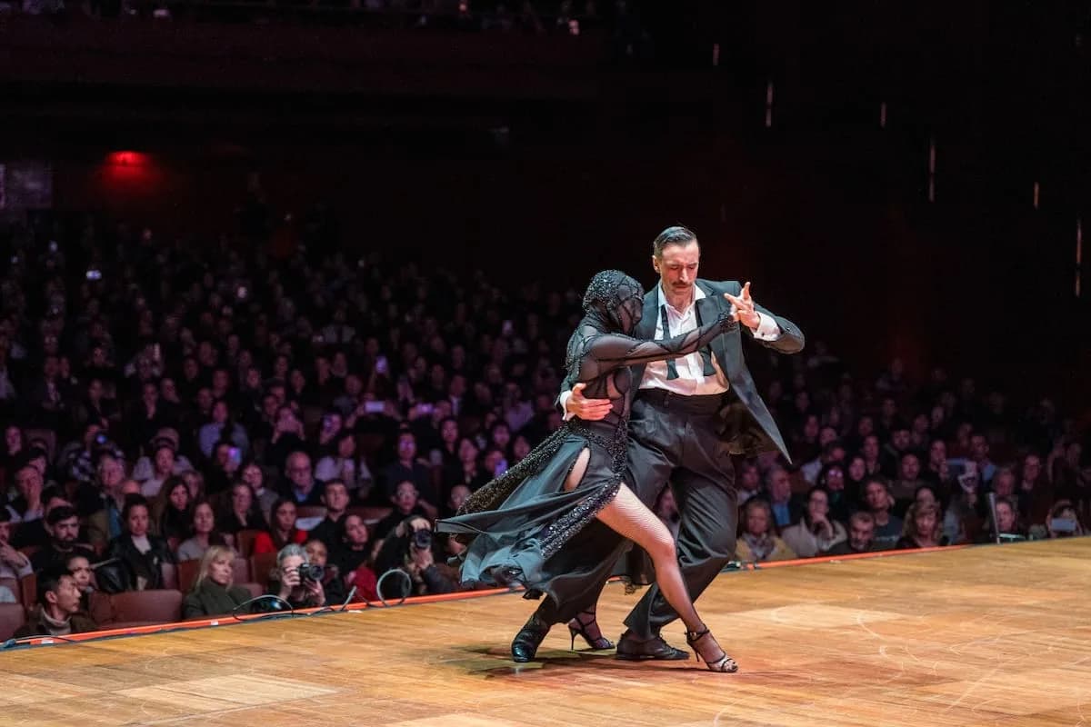 Buenos Aires se llena de tango en agosto: agenda completa de milongas, shows y clases gratuitas