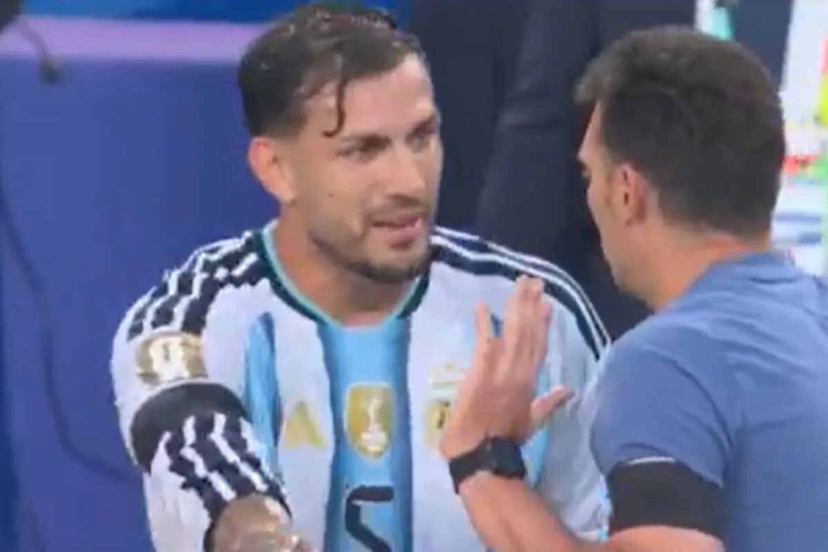 Scaloni sobre la charla viral con Paredes: "La traducción está extraña"