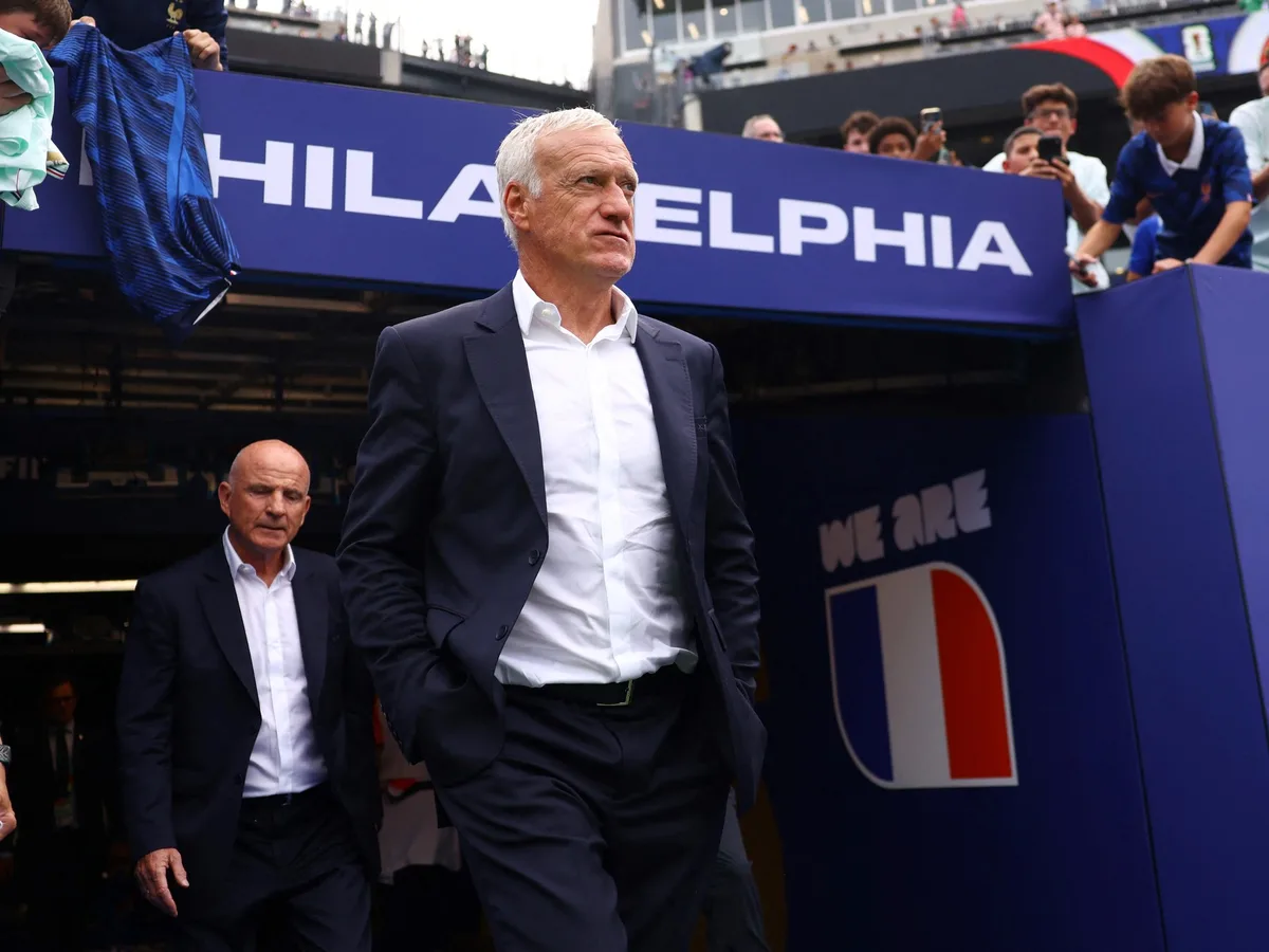 Deschamps regresa a Francia por la muerte de su madre y no dirigirá el partido contra Noruega