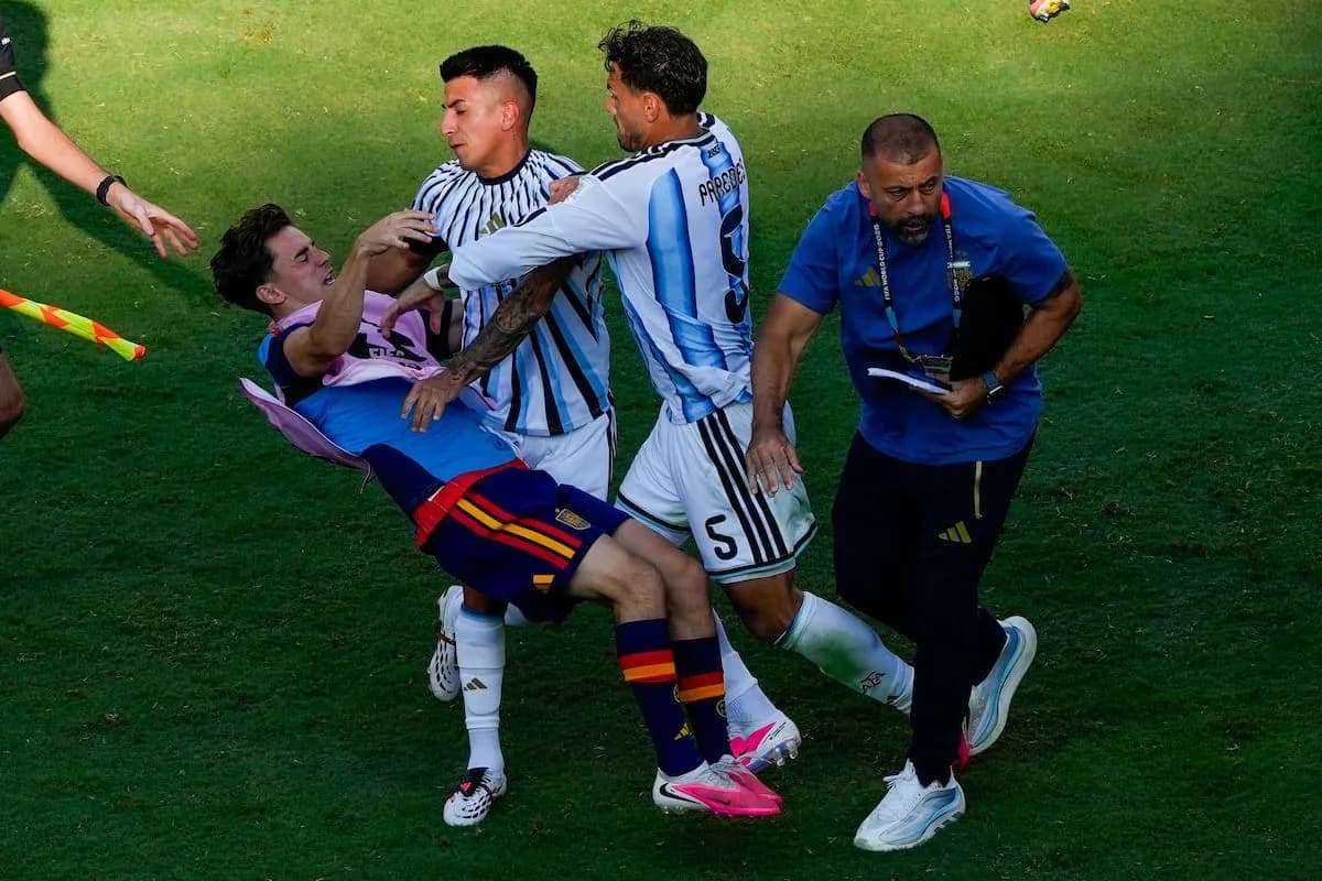 Gavi minimizó los incidentes con la selección argentina y pidió que no haya sanciones