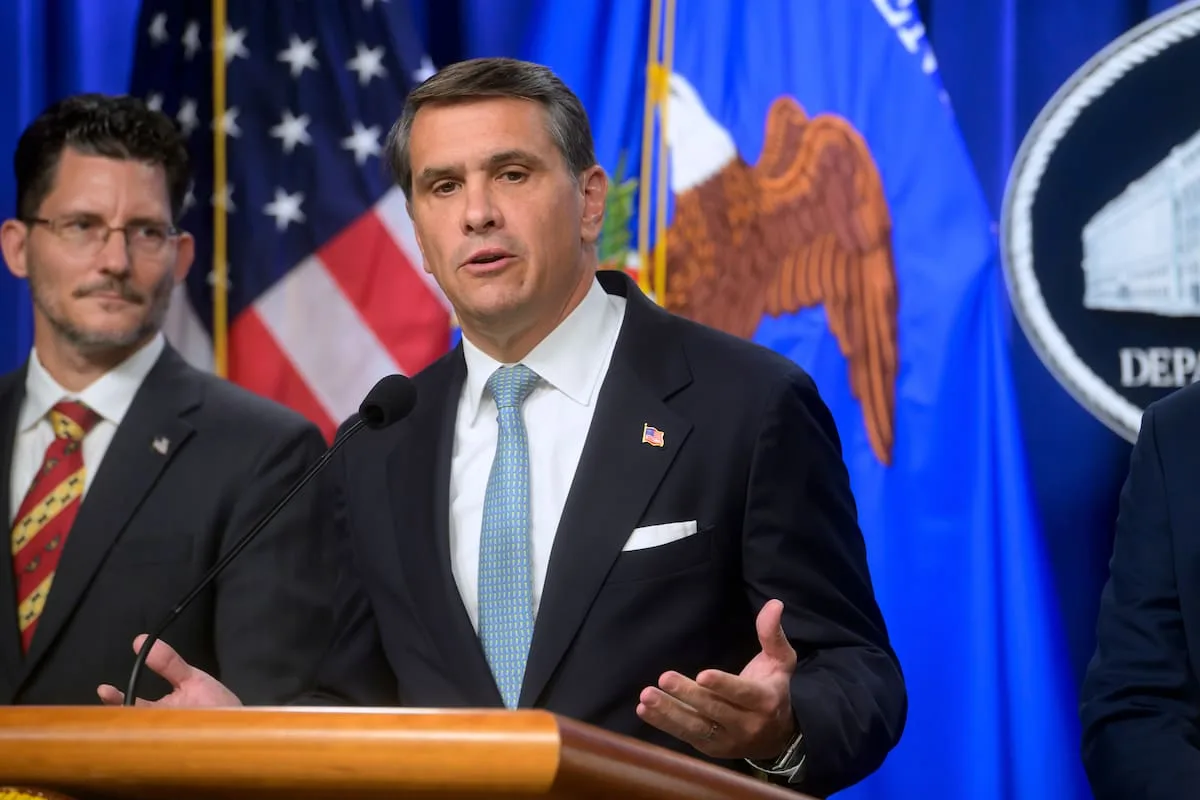 El Senado de EE.UU. confirmó a Todd Blanche, exabogado de Trump, como fiscal general
